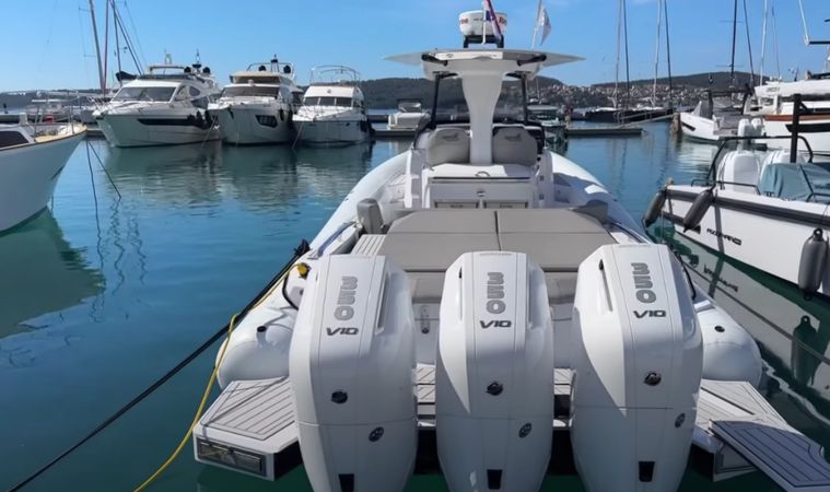 MV Marine 40 | 24
