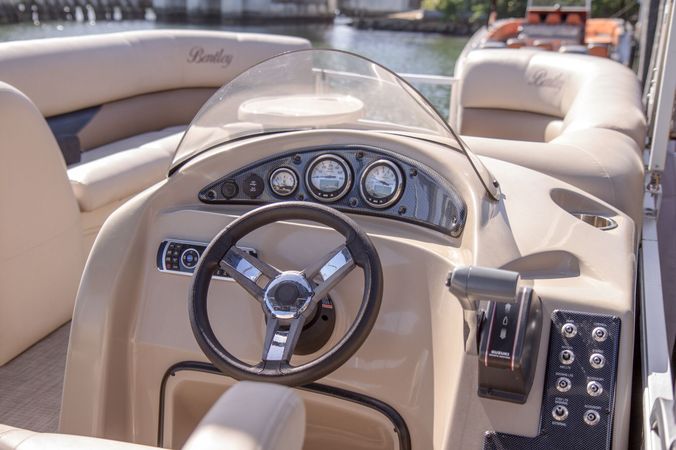 Bentley 24 | 22