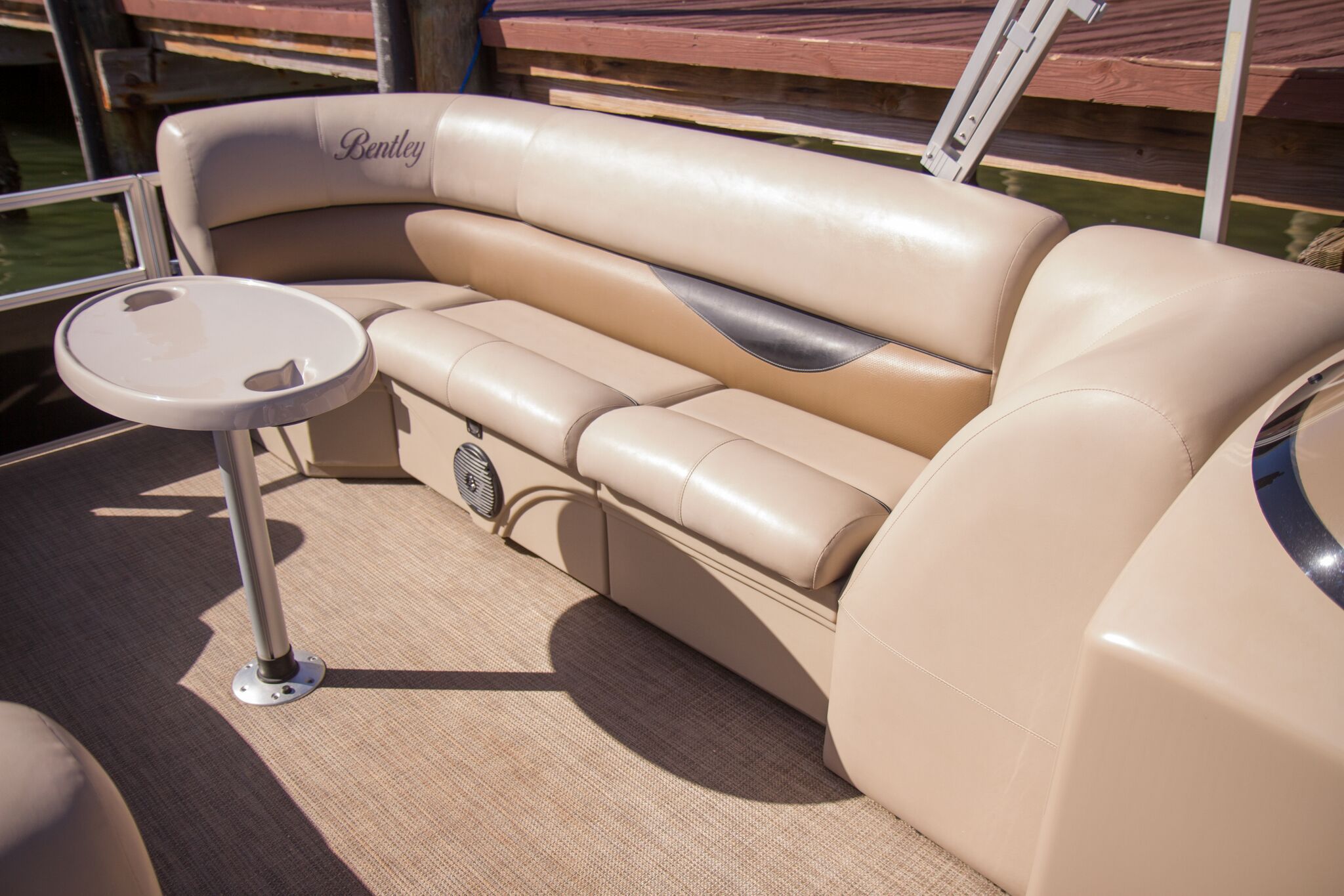 Bentley 24 | 22