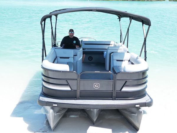 Godfrey Sweetwater 2286 SFL | White Pearl