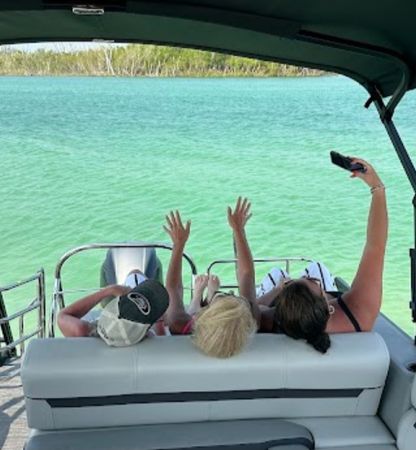 Godfrey Sweetwater 2286 SFL | White Pearl