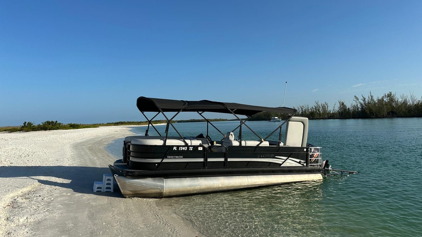 Godfrey Sweetwater 2286 SFL | White Pearl