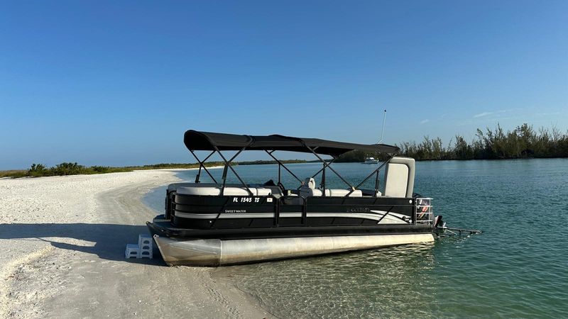 Godfrey Sweetwater 2286 SFL | White Pearl