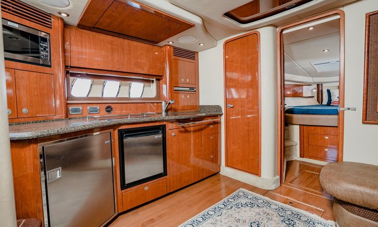Sea Ray Sundancer 40 | Blue Ray