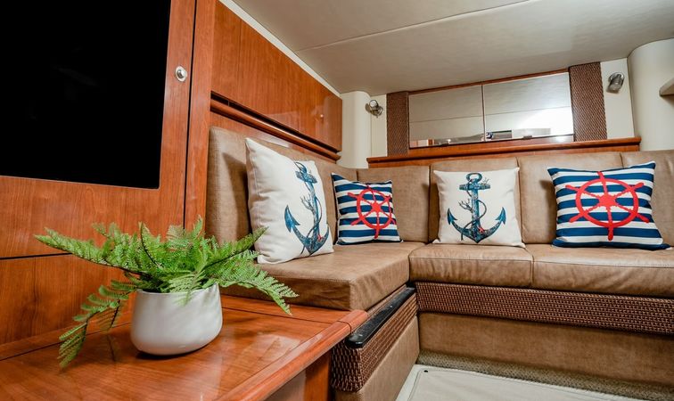 Sea Ray Sundancer 40 | Blue Ray