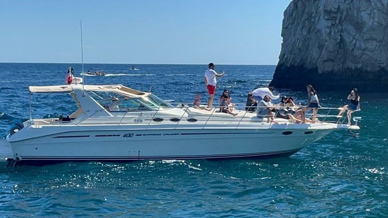 Sea Ray 400 | Cheers 1