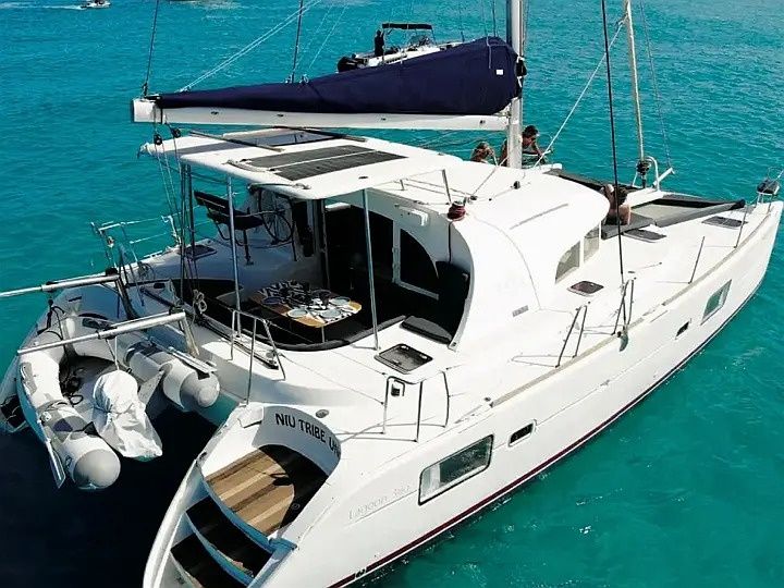 Lagoon 380 | Niu Tribe Uno