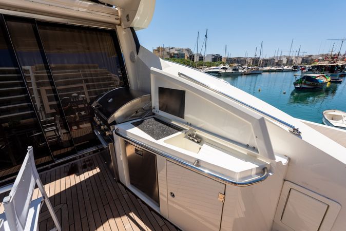 Sunseeker Predator 72 | Beyond Sea