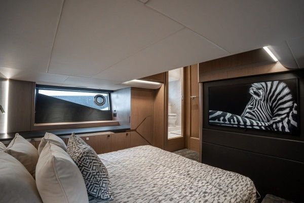 Sunseeker Superhawk 55 | Lord of Jamaica