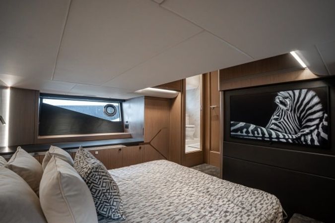 Sunseeker Superhawk 55 | Lord of Jamaica