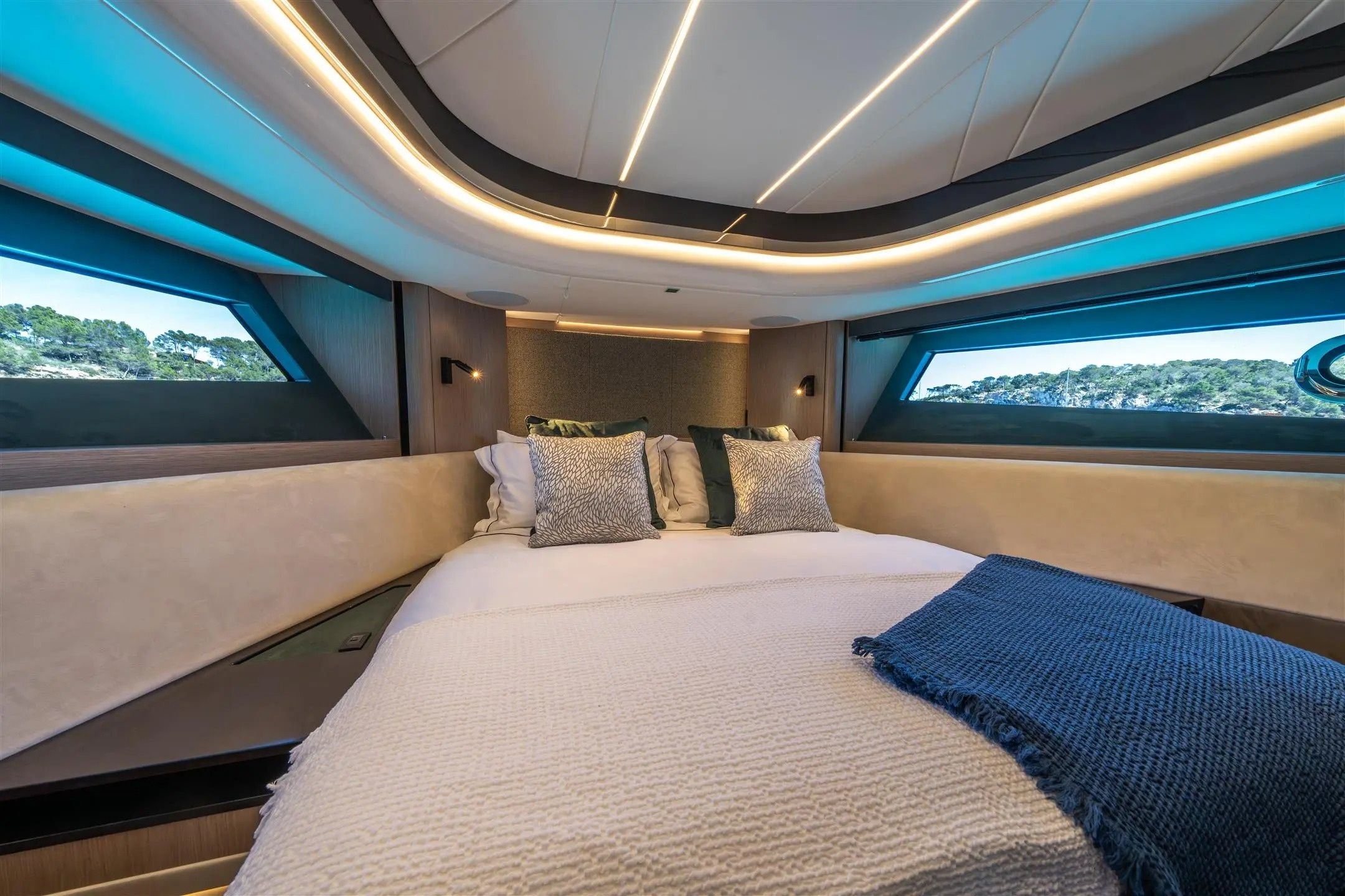 Sunseeker Superhawk 55 | Lord of Jamaica