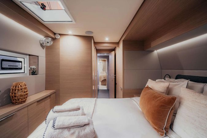 Lagoon 55 | Almosta Road