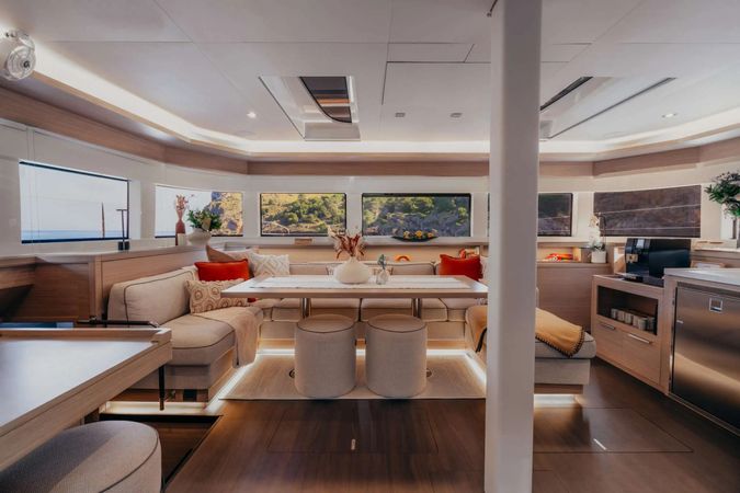 Lagoon 55 | Almosta Road