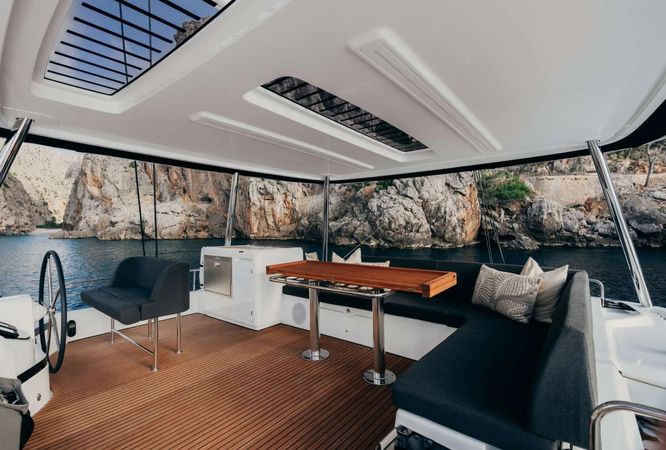 Lagoon 55 | Almosta Road