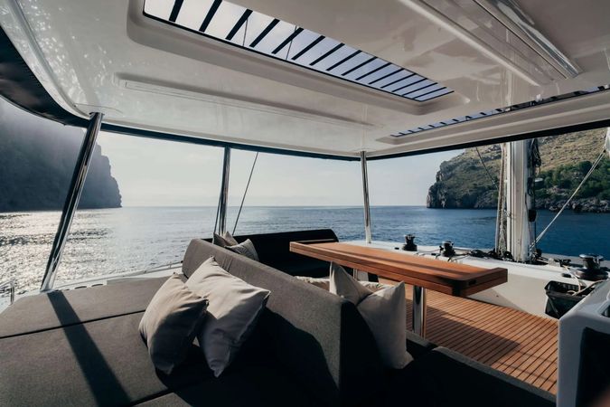 Lagoon 55 | Almosta Road