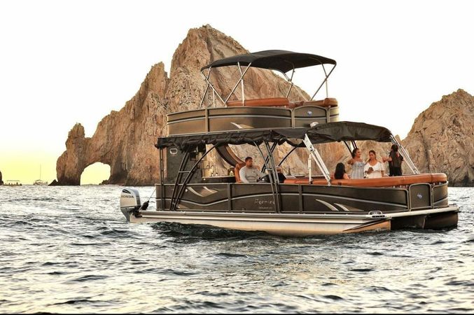 Premier 330 Escalante | Black Sheep