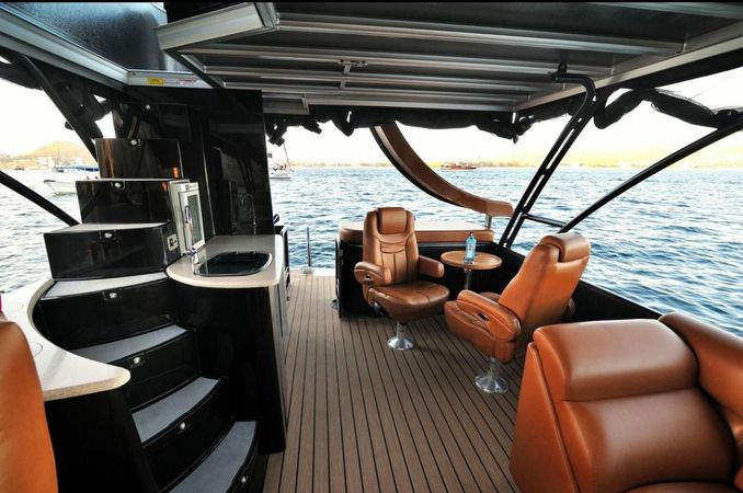 Premier 330 Escalante | Black Sheep