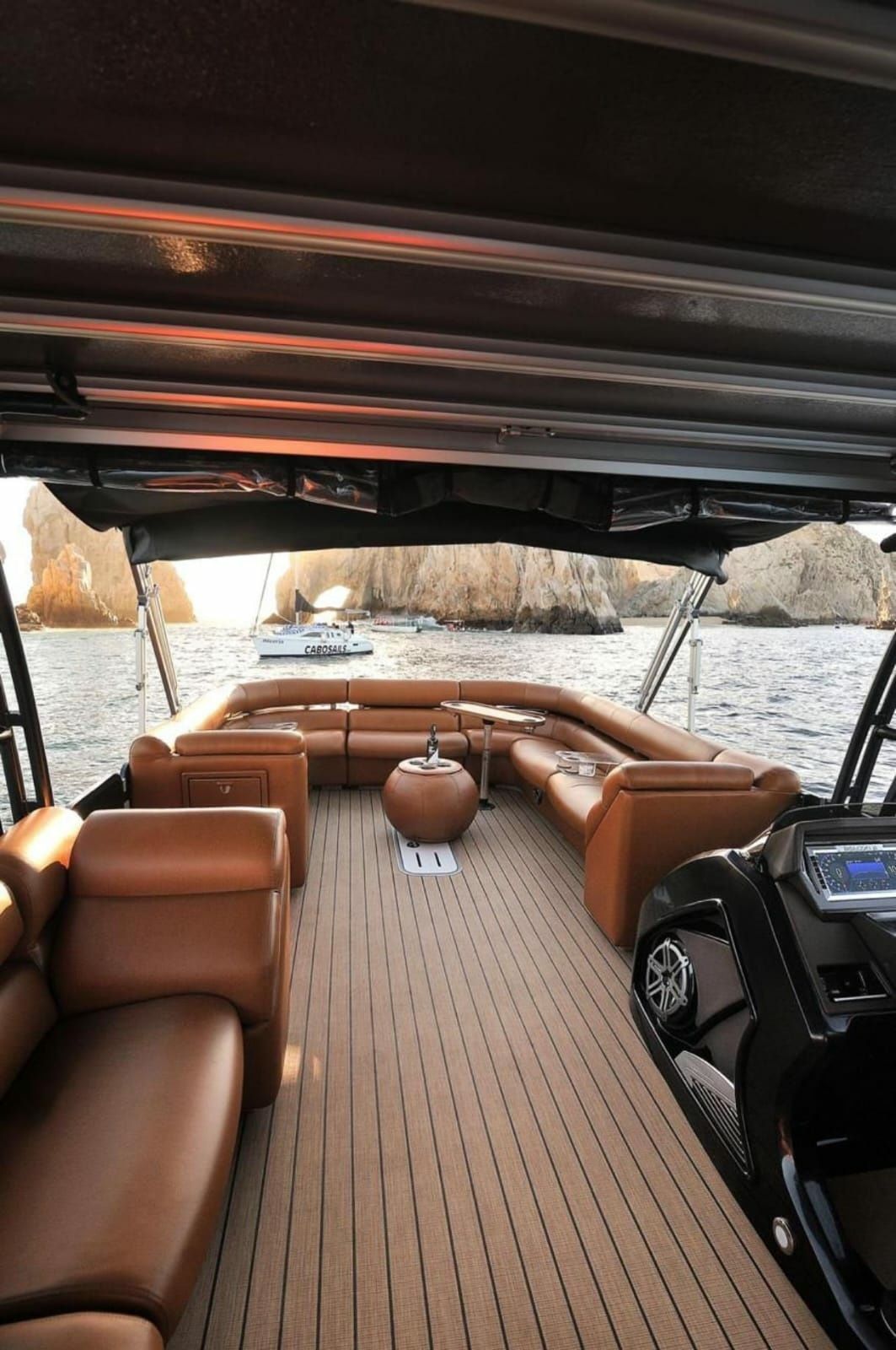 Premier 330 Escalante | Black Sheep