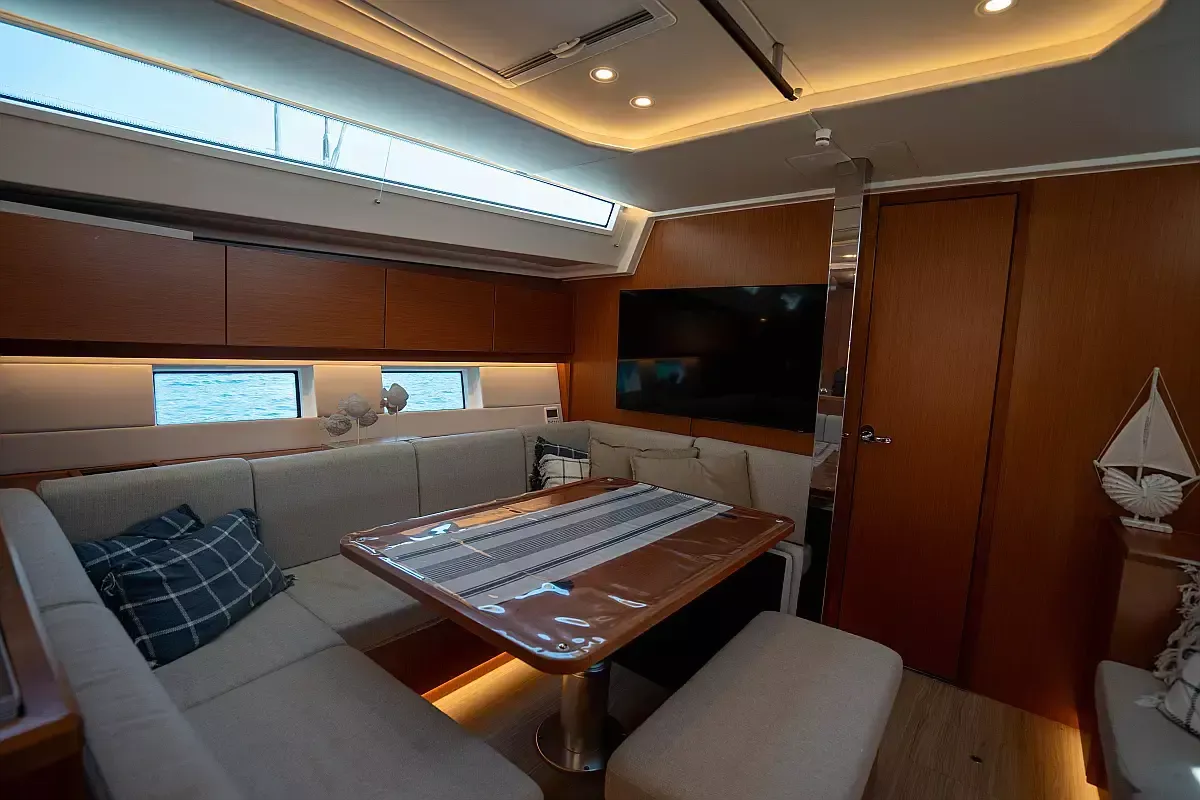 Bavaria C45 Style | Mina 52