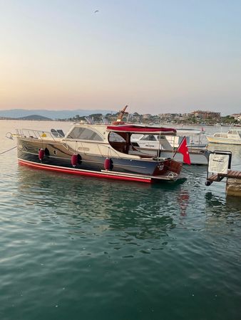 Custom Built 33 | Mina