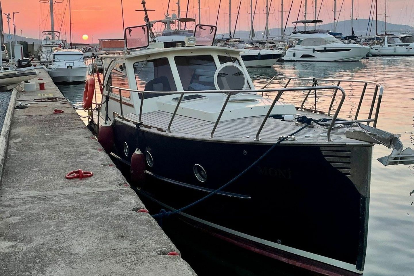 Custom Built 33 | Mina