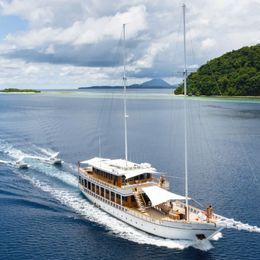 Custom Built Phinisi | Fenides