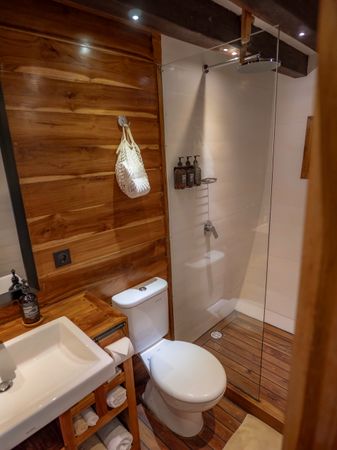 Custom Built Phinisi | Fenides