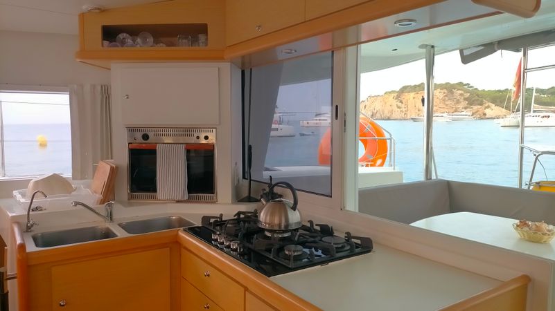 Lagoon 400 | Sol de Mayo