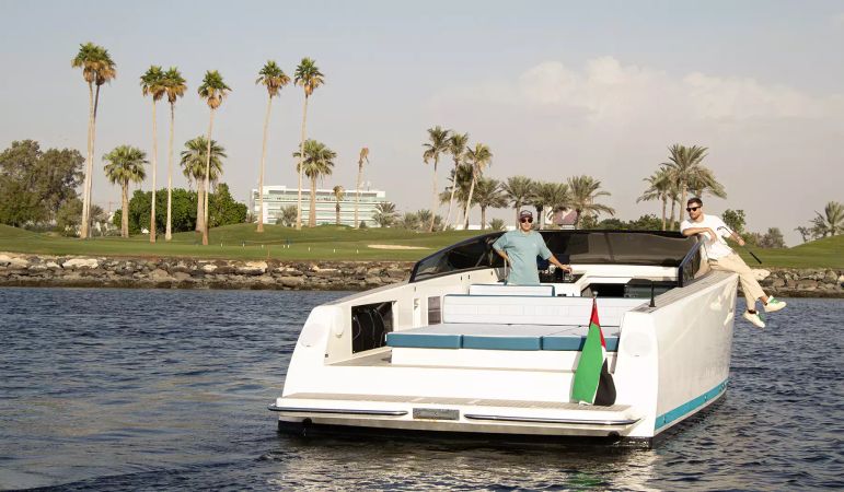 Van Dutch 40 | Moonraker