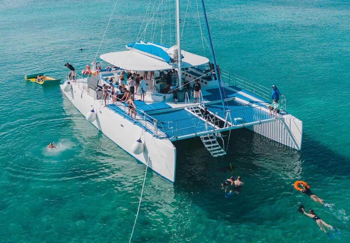 Contoy 70 | The Party