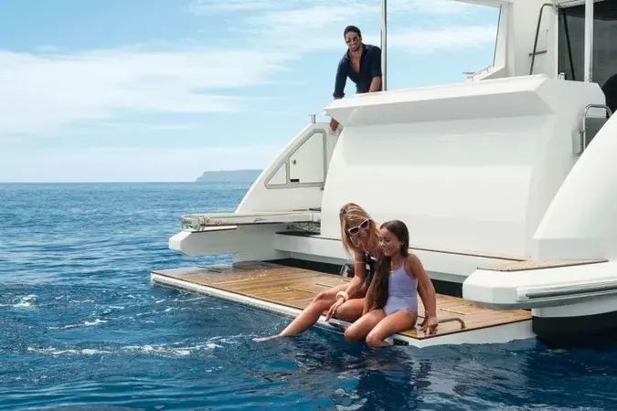 Azimut 50 Fly | Sunrise