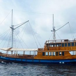 Custom Built Phinisi | Blue Lotus