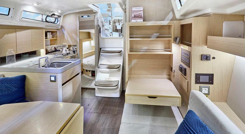 Beneteau Oceanis 34.1 | Sunsail 23