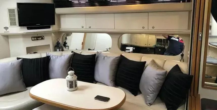 Sea Ray Sundancer 375 | Purple