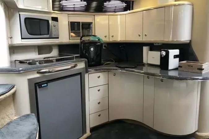 Sea Ray Sundancer 375 | Purple