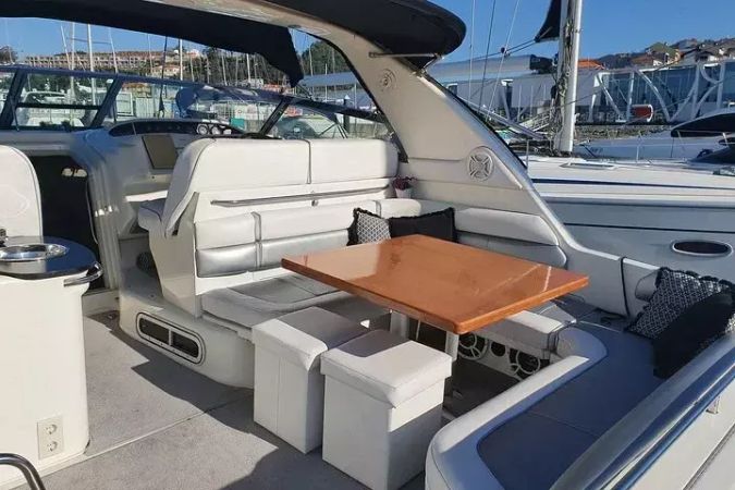 Sea Ray Sundancer 375 | Purple