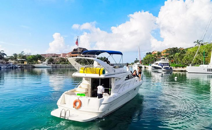 Sea Ray Sedane Bridge 400 | Aquaman