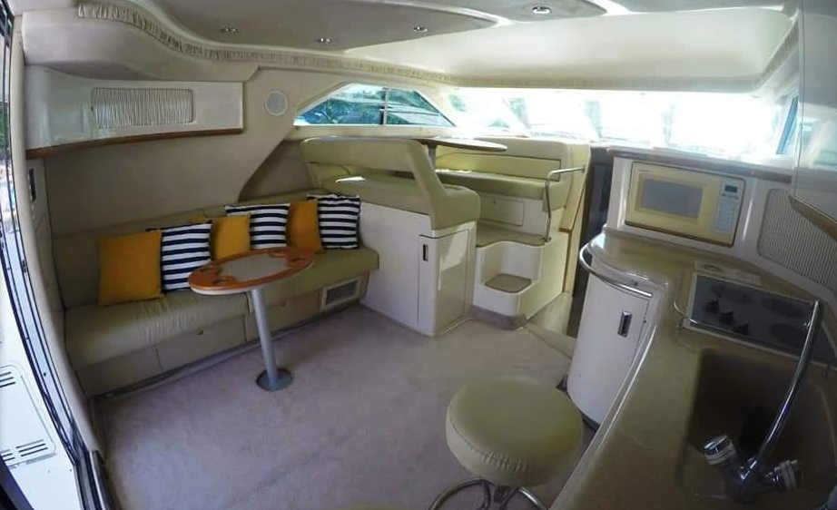 Sea Ray Sedane Bridge 400 | Aquaman