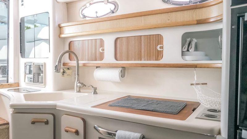 Sea Ray 44 | Captain Jack