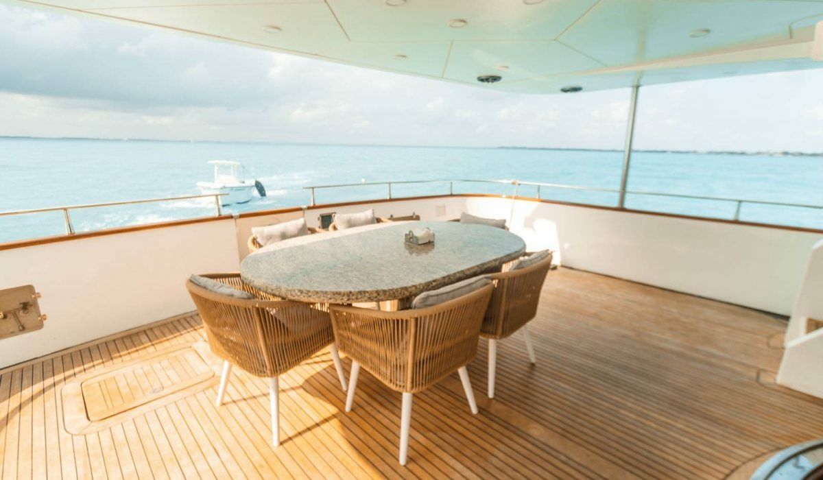 Azimut 100 | El Capricho