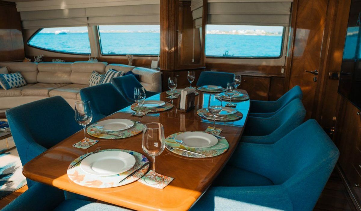 Azimut 100 | El Capricho