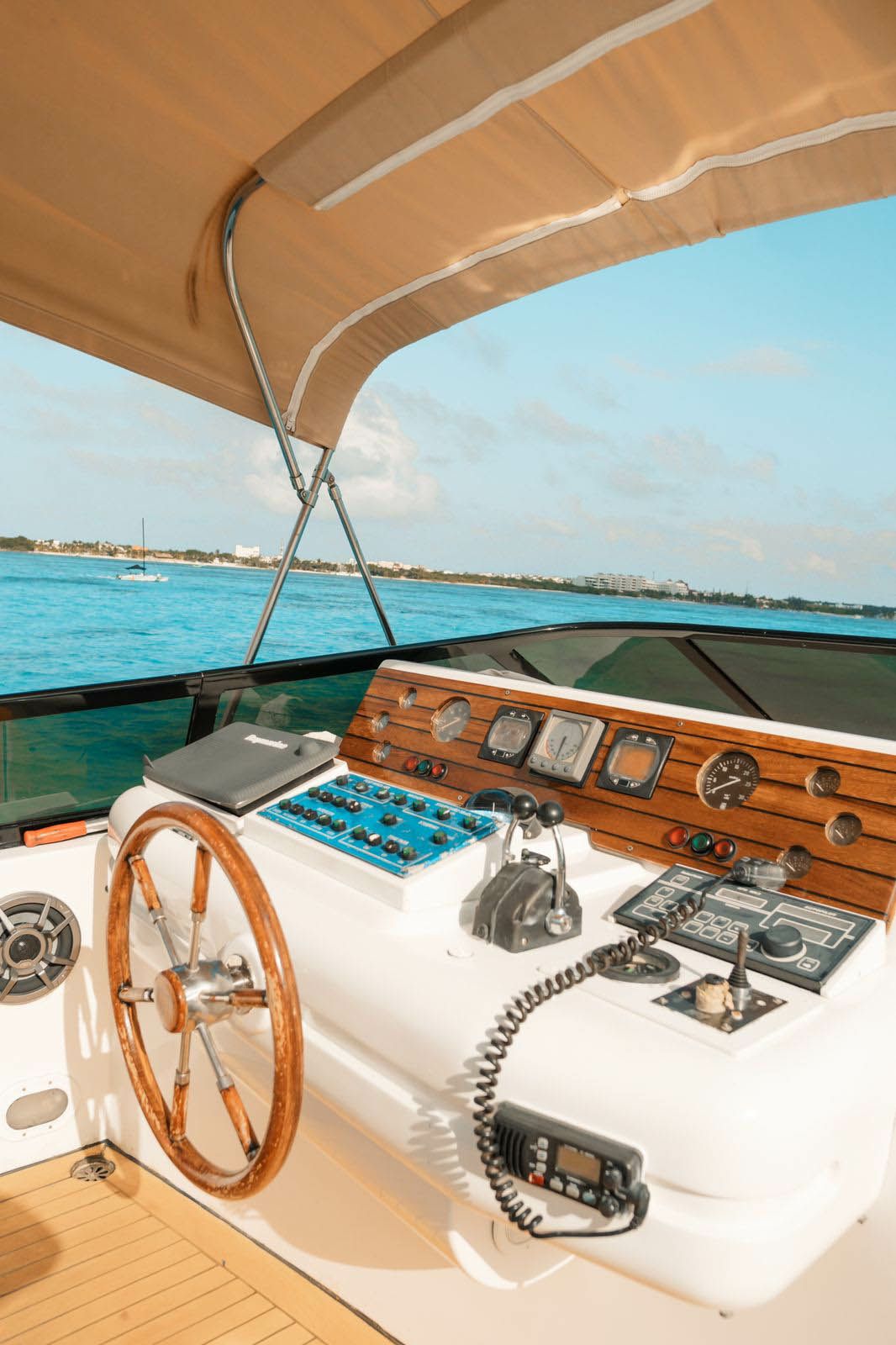 Azimut 100 | El Capricho