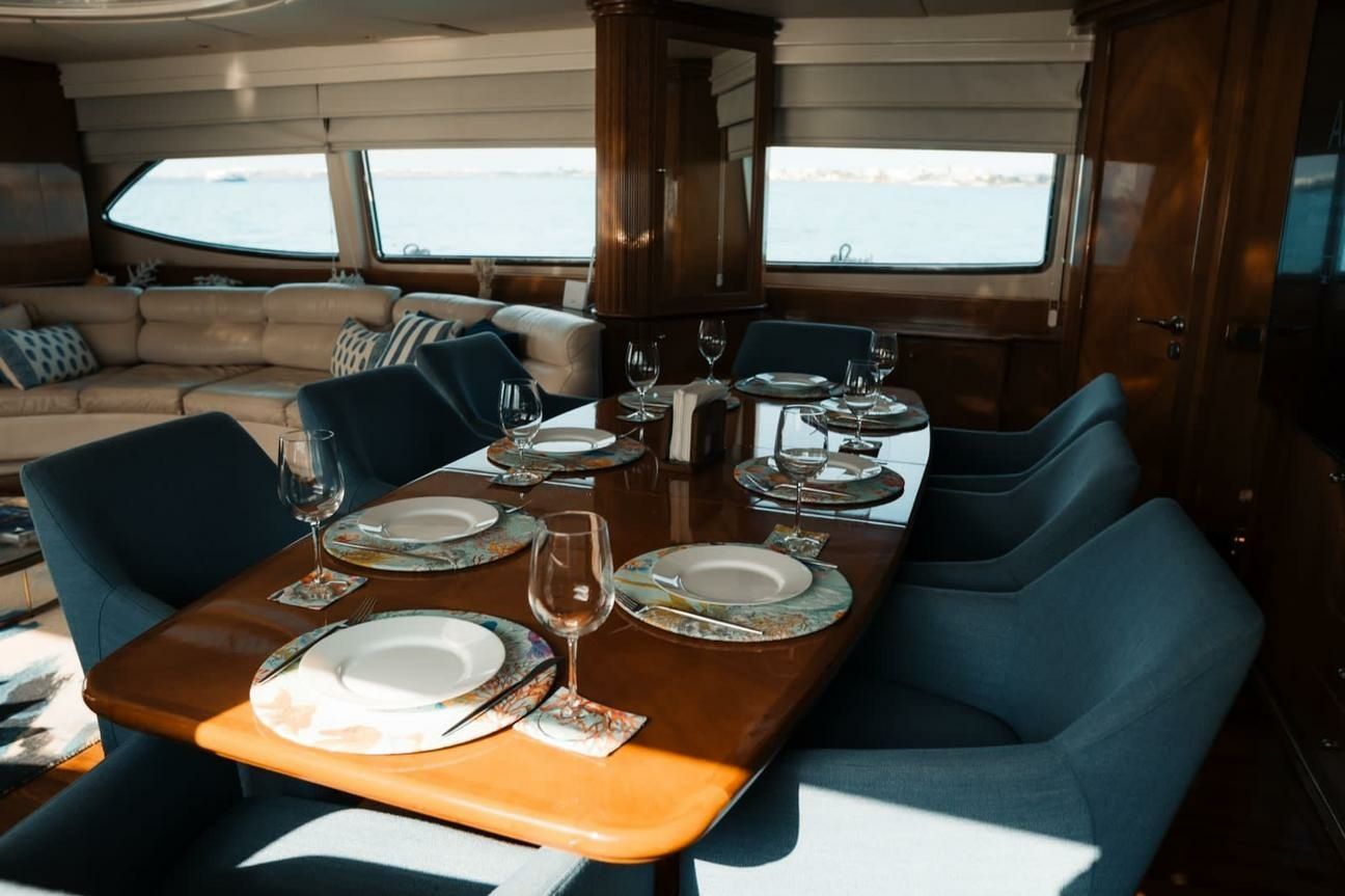 Azimut 100 | El Capricho