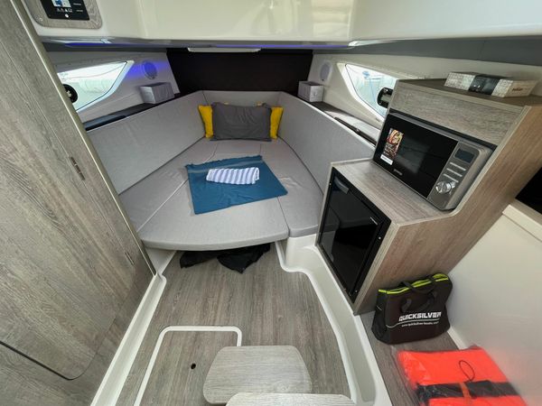 Quicksilver 875 | Skyline 22