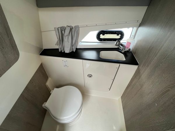 Quicksilver 875 | Skyline 22