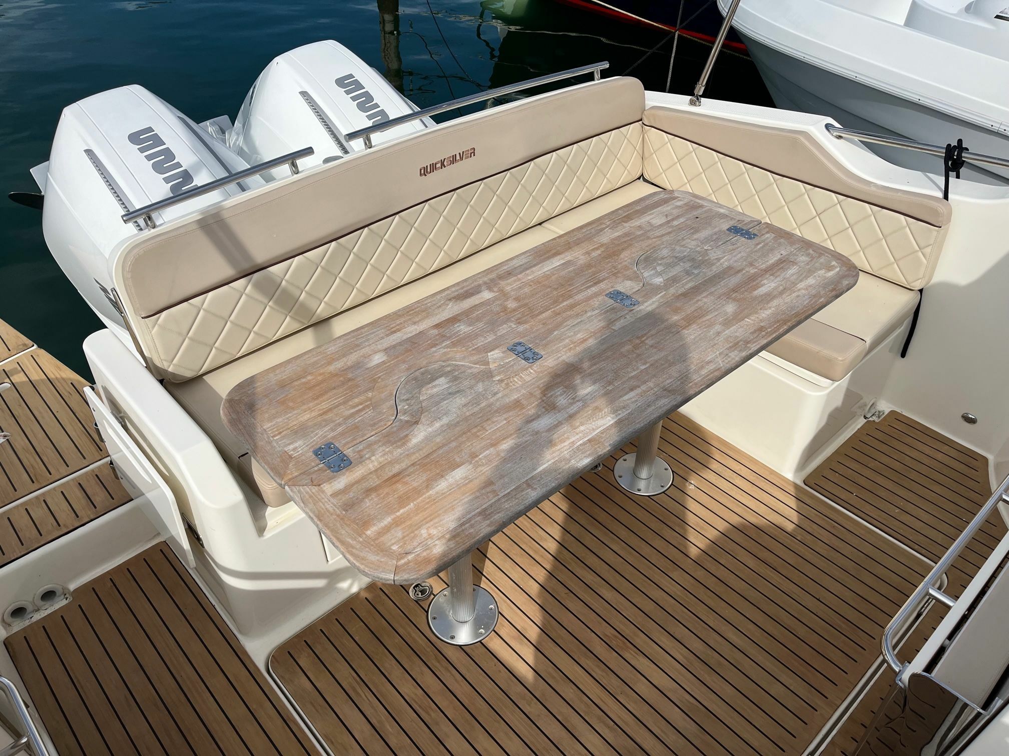 Quicksilver 875 | Skyline 22