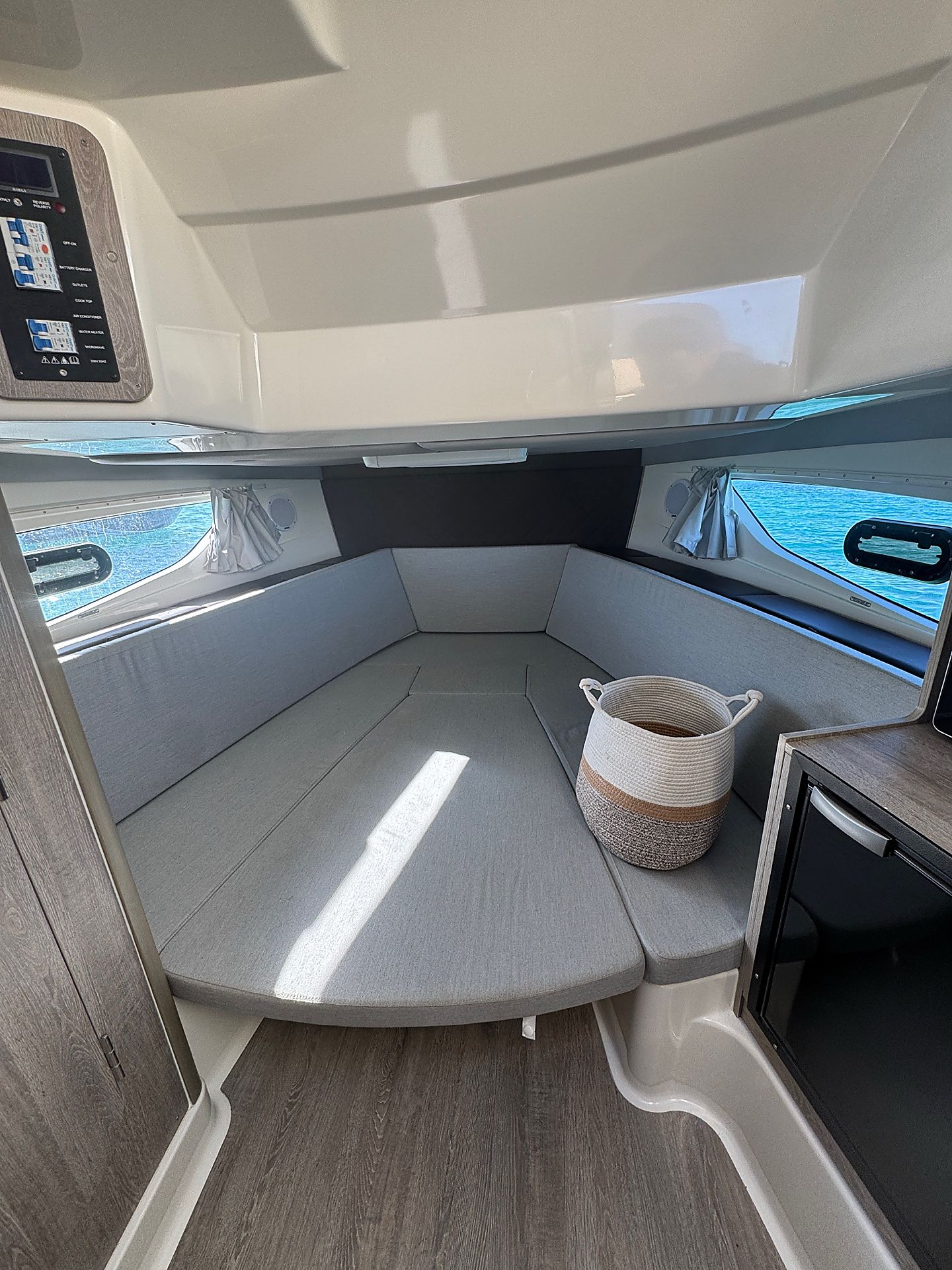 Quicksilver 875 | Skyline 22