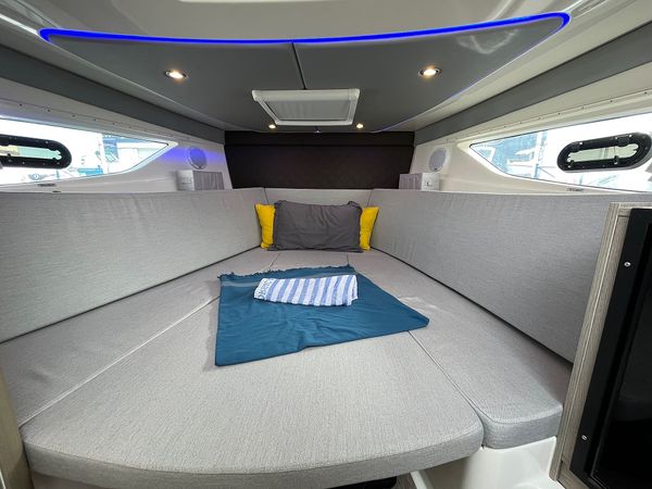 Quicksilver 875 | Skyline 22