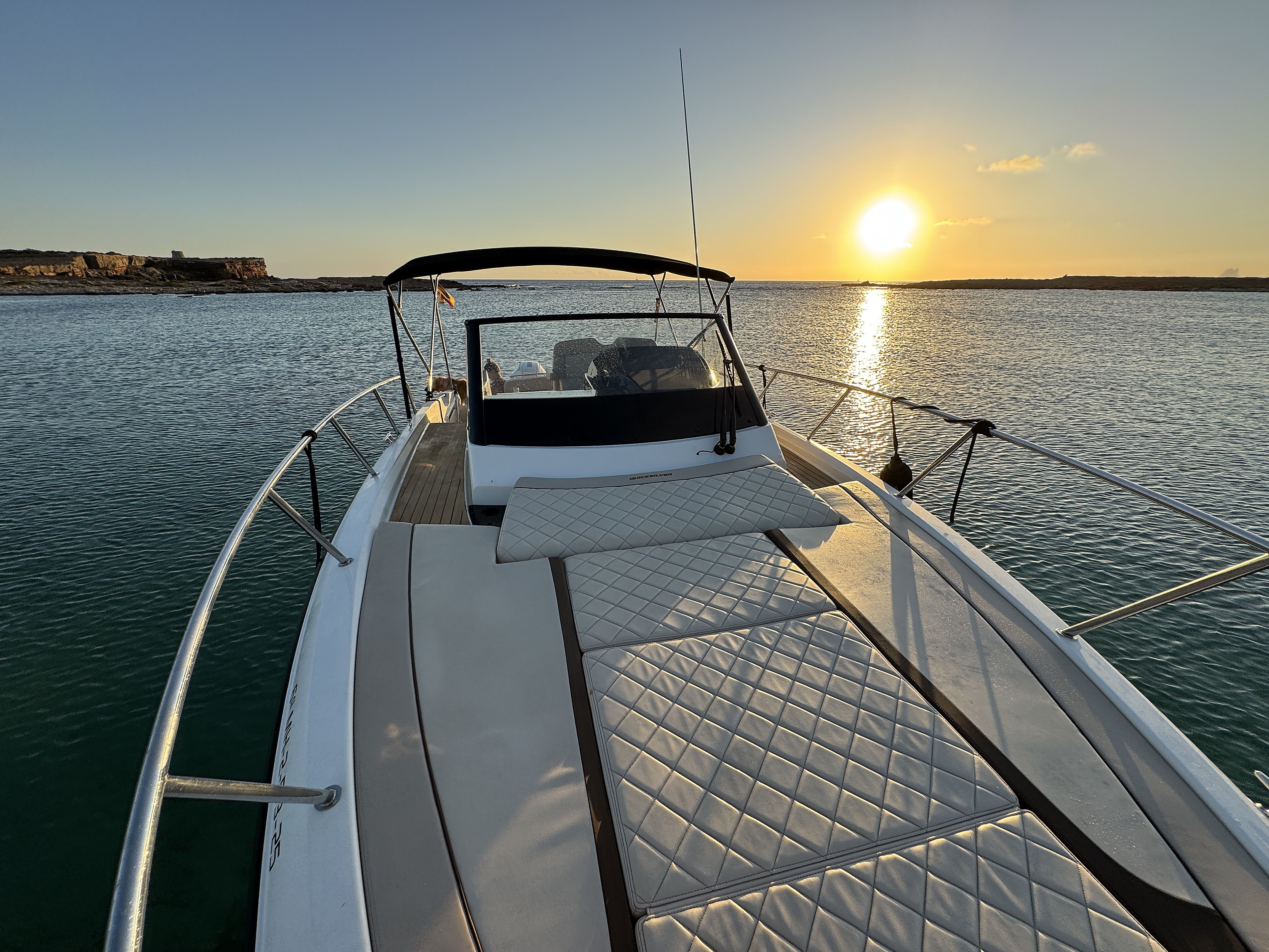 Quicksilver 875 | Skyline 22