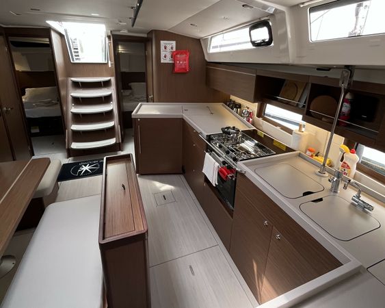 Beneteau Oceanis 46.1 | Salty Duck